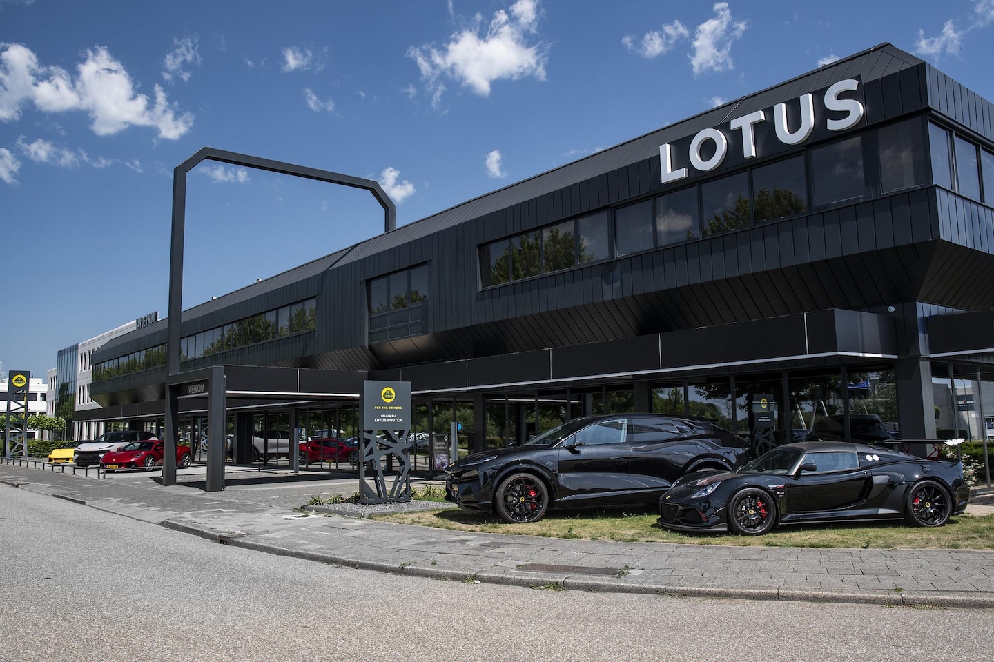 Lotus Eletre - R 112 kWh/906pk | Dyn. handling pack | Comf. stoelen | Int. glazen dak | KEF audio | 23" - AutoWereld.nl