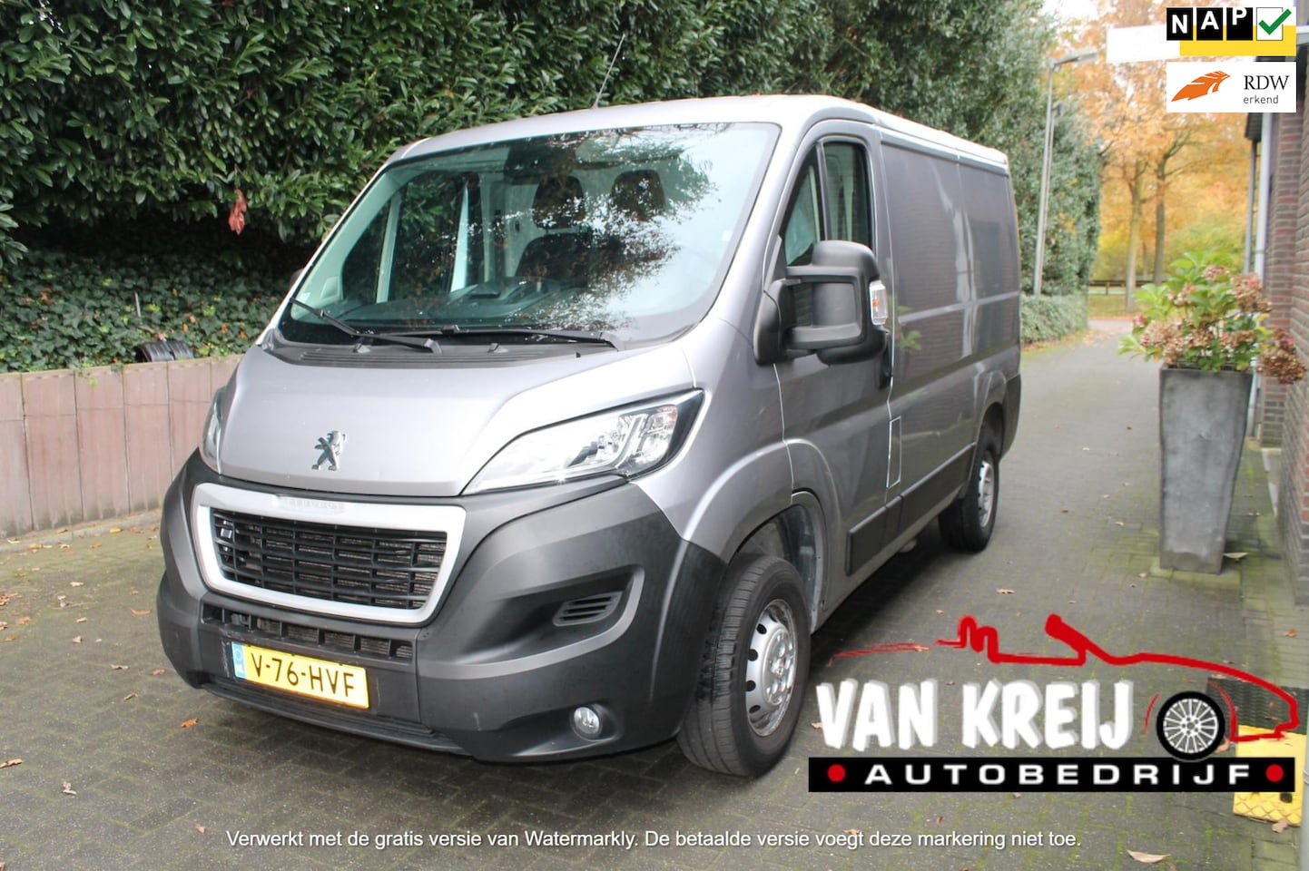 Peugeot Boxer - 333 2.2 BlueHDi 140 L1H2 Asphalt 333 2.2 BlueHDi 140 L1H2 Asphalt, Airco, Navi, Cruise. - AutoWereld.nl