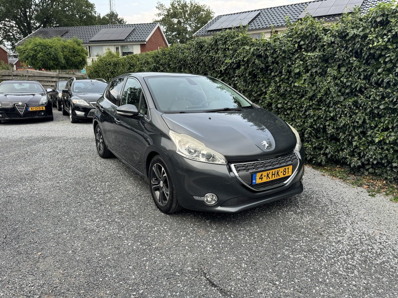 Peugeot 208 - 1.4 VTi Griffe | Leer | Navi | Autom. Airco | Cruise Control | LMV | PDC | Privacy Glass | - AutoWereld.nl