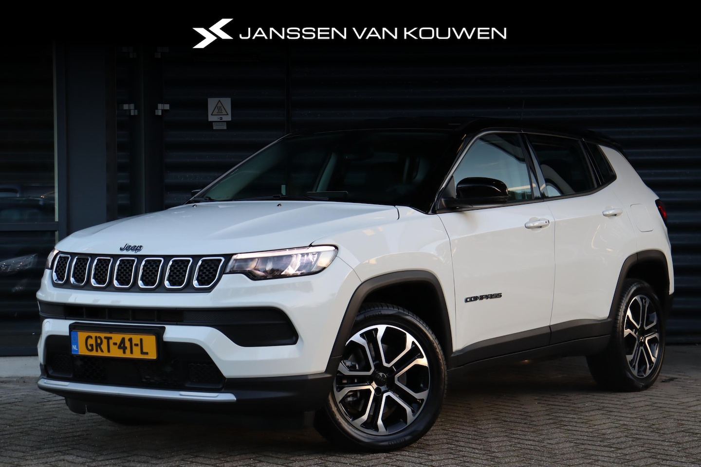 Jeep Compass - 4xe 190 Plug-in Hybrid Electric Altitude 4xe 190 Plug-in Hybrid Electric Altitude - AutoWereld.nl