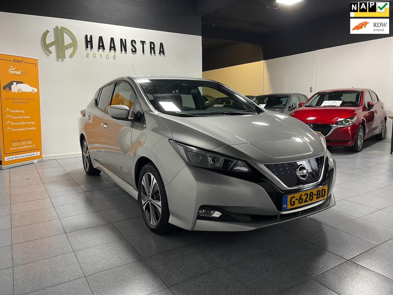 Nissan LEAF - N-Connecta 40 kWh Na Subsidie € 11950,- Navi- Camera, NL Auto! - AutoWereld.nl