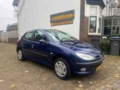 Peugeot 206 - 1.6 XT 5deurs nw apk