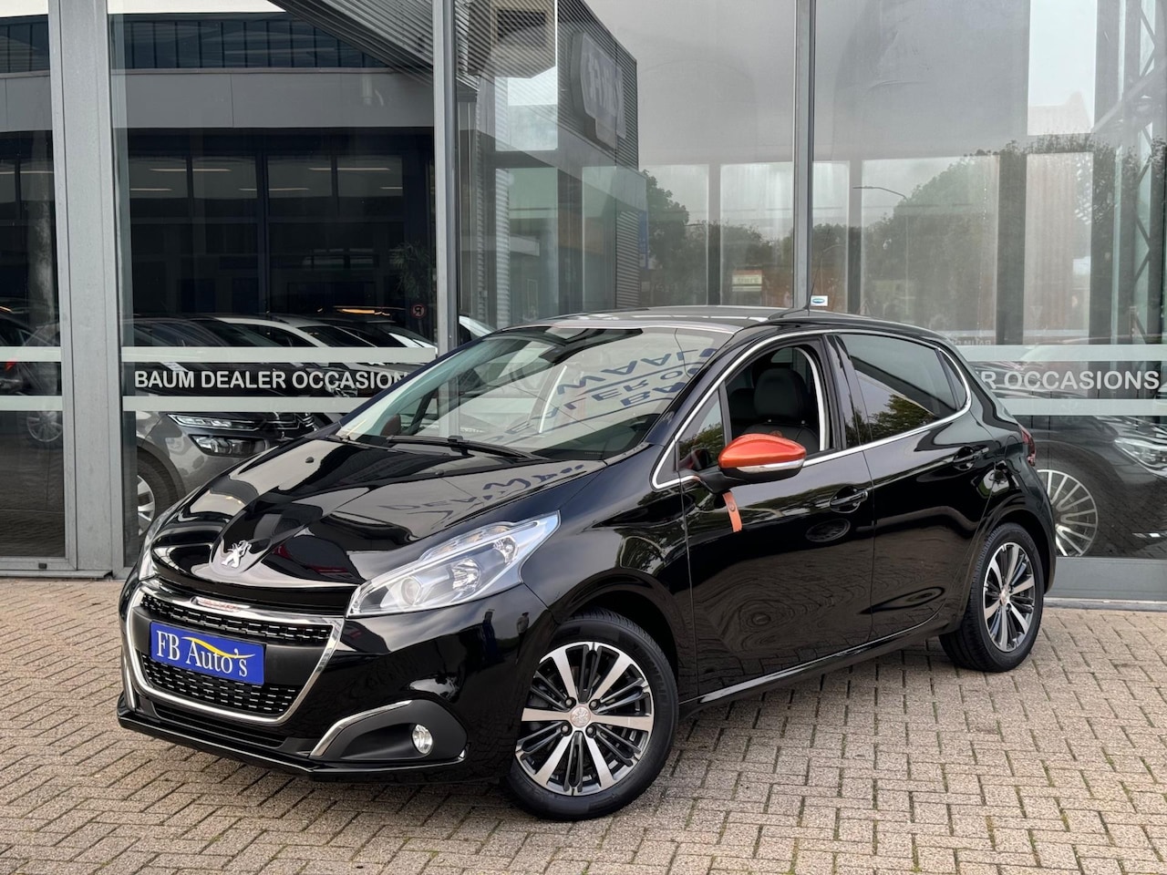 Peugeot 208 - 1.2 PureTech Roland Garros Airco Lmv Cruise Navi Panodak - AutoWereld.nl