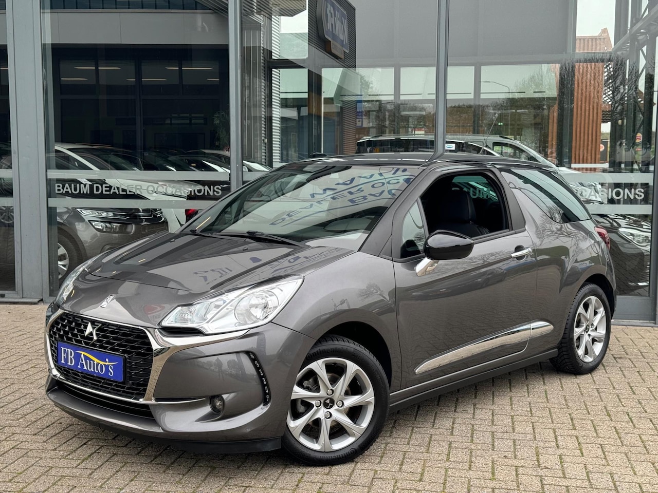 DS 3 - 1.2 PureTech So Chic Airco Navi Cruise Lmv - AutoWereld.nl