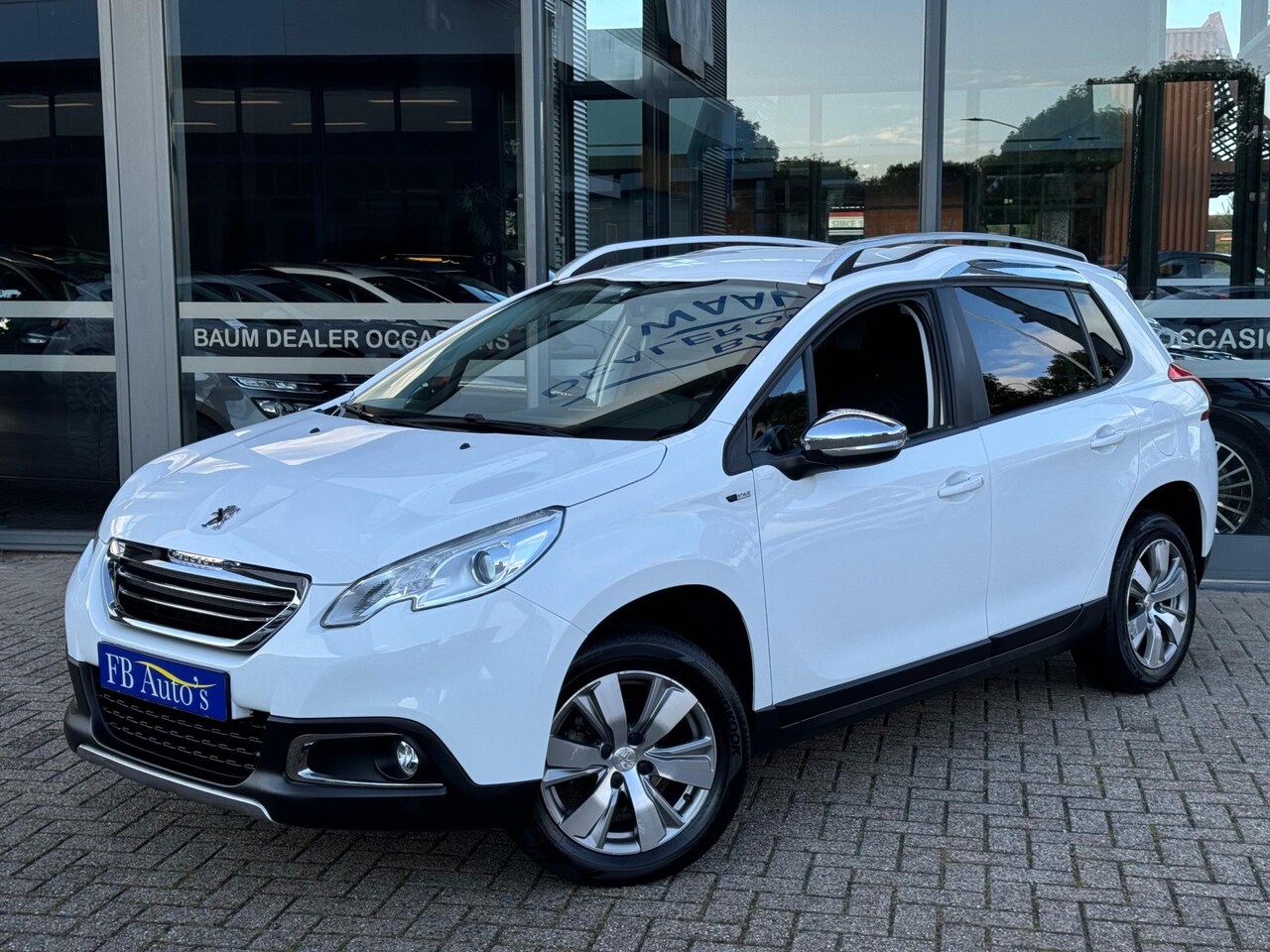 Peugeot 2008 - 1.2 PureTech Style Airco Lmv Cruise - AutoWereld.nl