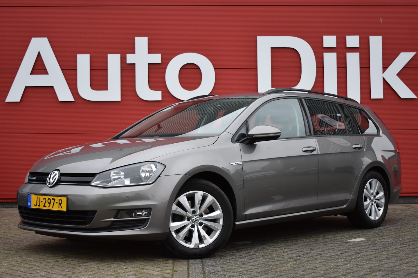 Volkswagen Golf Variant - 1.0 TSI Connected Series DSG | Carplay | Camera | Navi | Clima | DAB | Cruise | PDC V+A | - AutoWereld.nl