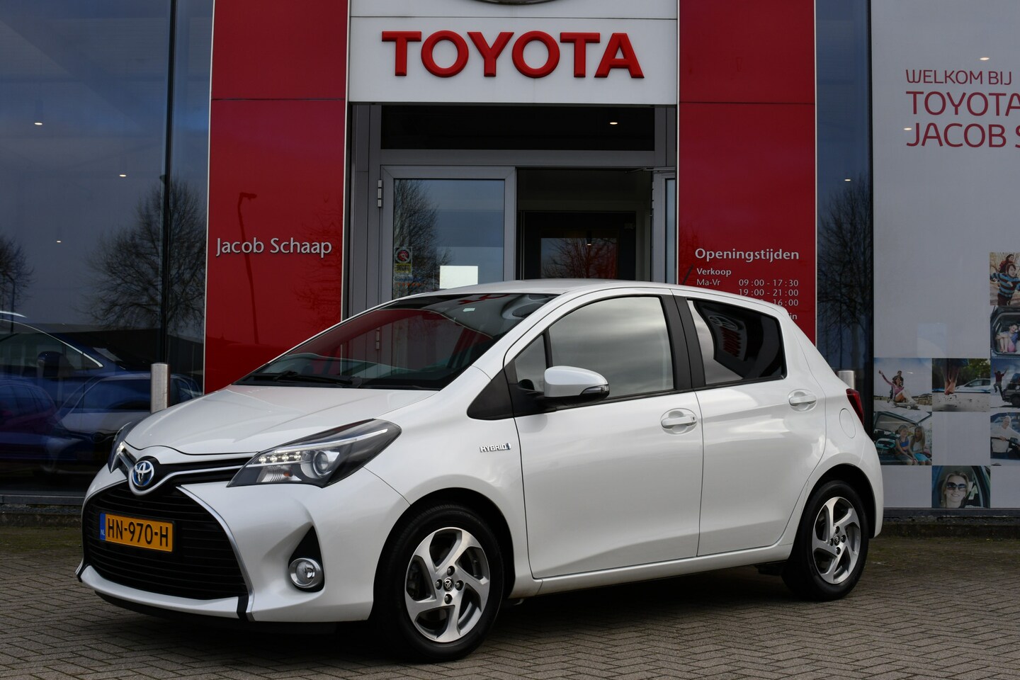 Toyota Yaris - 1.5 Hybrid Trend Automaat 100pk | 1e Eigenaar | Cruise | Climate | Navigatie | - AutoWereld.nl