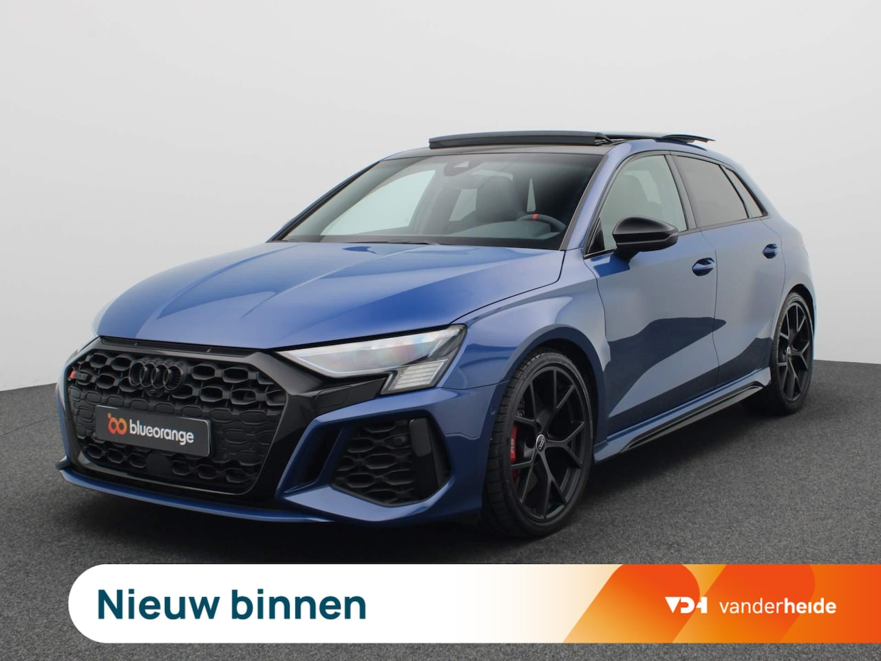 Audi RS3 - 2.5 TFSI RS 3 quattro 400PK S-Tronic Panoramadak, Keyless, Elektrische achterklep, Sportui - AutoWereld.nl