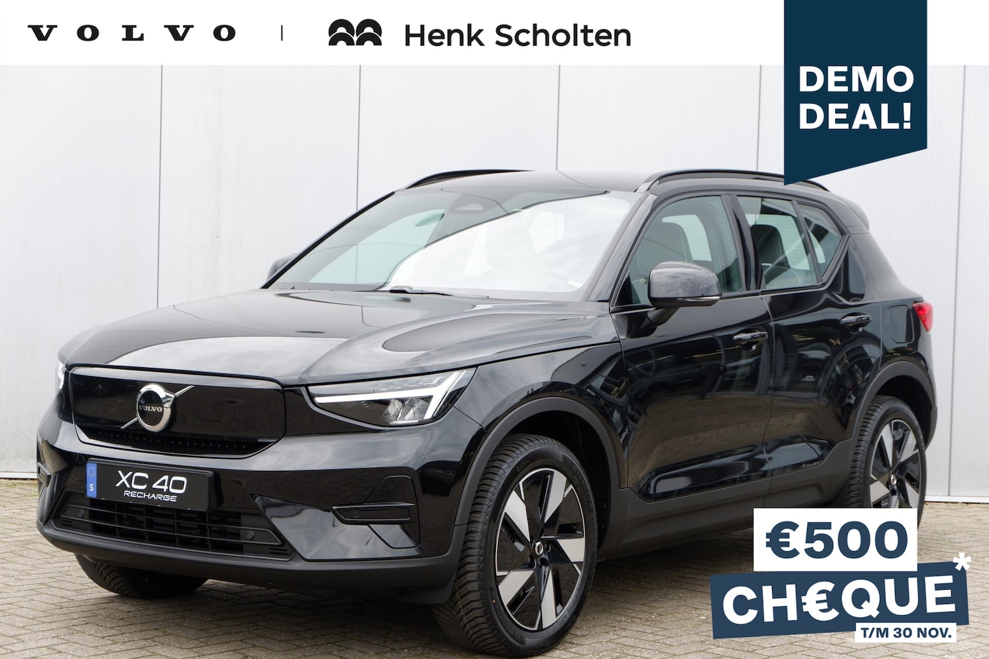 Volvo XC40 - Single Motor Extended Range 252PK 82 kWh Plus, 717 Onyx Black Metallic, Tailored Wool Blen - AutoWereld.nl