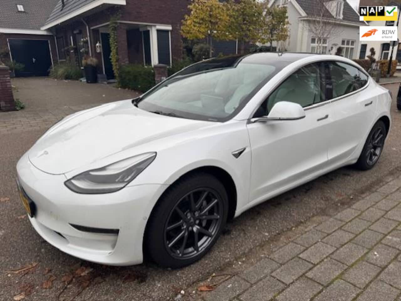 Tesla Model 3 - Long Range RWD Long Range AWD 75 kWh autopilot/pano - AutoWereld.nl