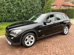 BMW X1 - SDrive18i Executive mooie auto perfect onderhouden met n.a.p