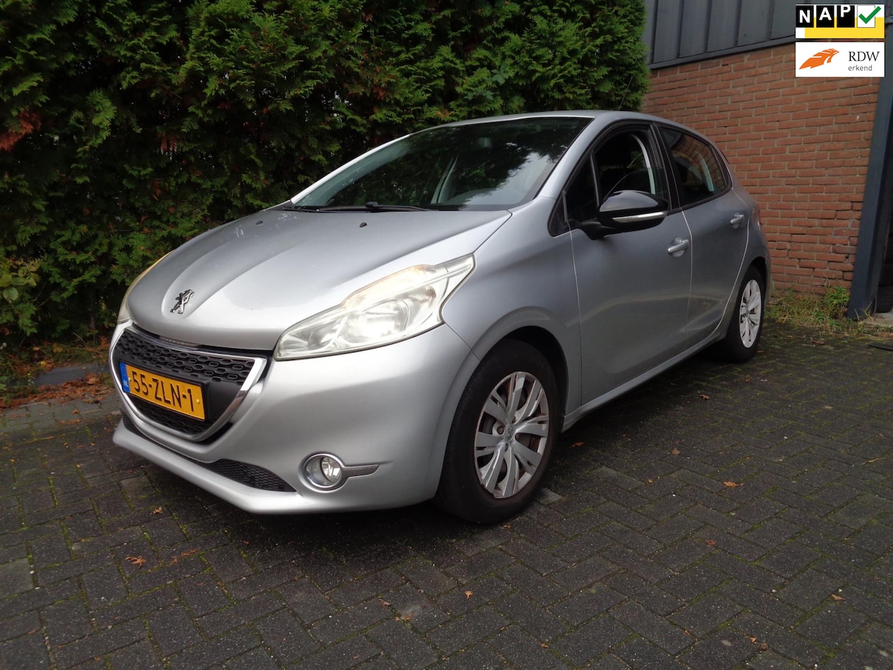 Peugeot 208 - 1.2 Vti Envy 1.2 VTi Envy,Navi,Clima,PDC,Cruise control - AutoWereld.nl