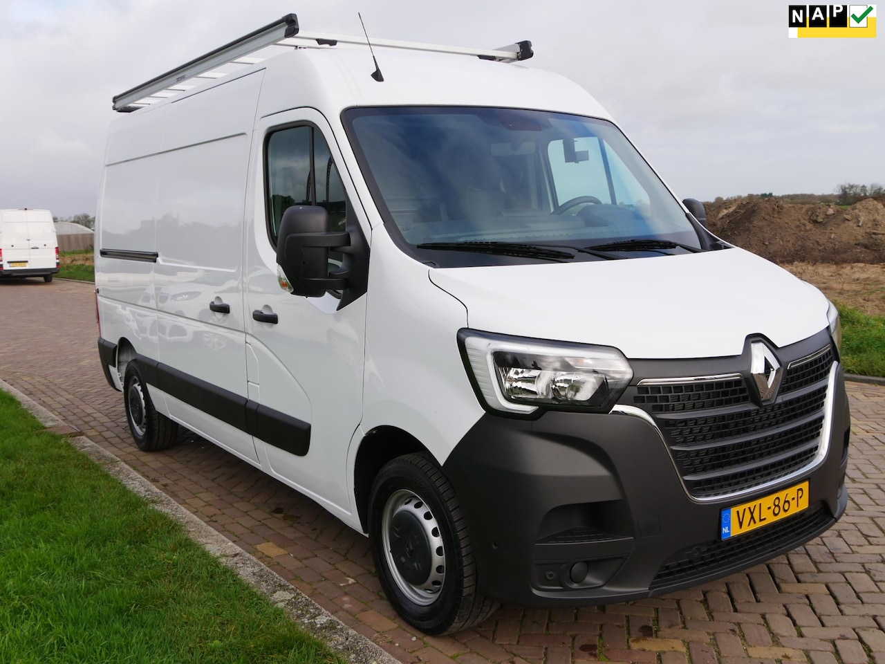 Renault Master - T35 2.3 dCi 135 L2H2 Comfort 12.000KM !!! 2023!! AC - AutoWereld.nl