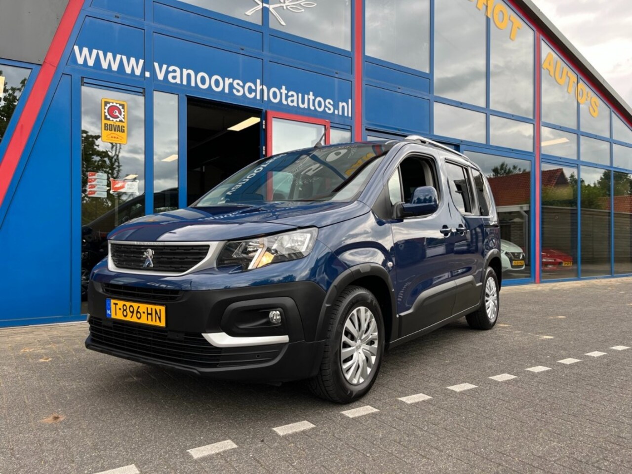 Peugeot Rifter - 1.2 110pk PureTech Navi Carplay PDC Airco - AutoWereld.nl