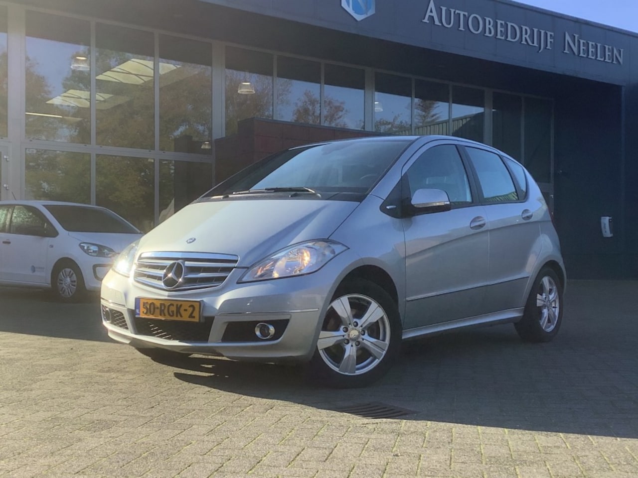 Mercedes-Benz A-klasse - A200 136 Pk Avantgarde I Panoramadak I Navigatie I Trekhaak - AutoWereld.nl