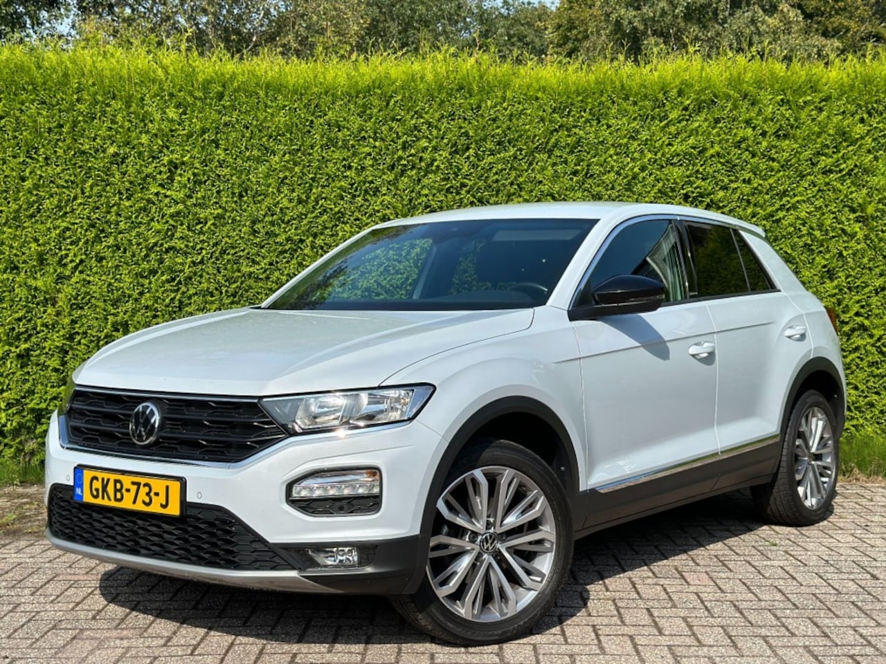 Volkswagen T-Roc - 1.5 TSI Automaat 150PK Metallic / Virtual Cockpit / Trekhaak / A - AutoWereld.nl