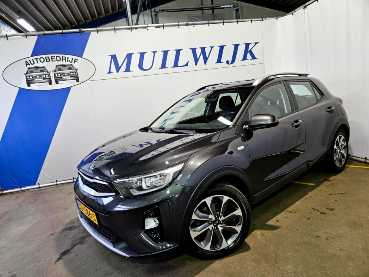 Kia Stonic - 1.0 T-GDi DynamicLine / Navi / Camera / NL Auto - AutoWereld.nl