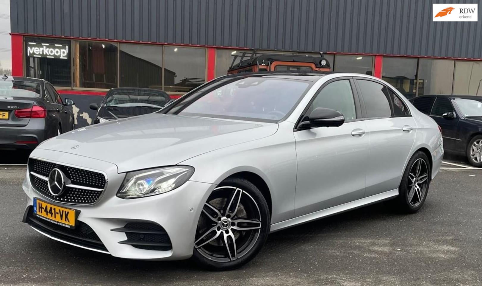 Mercedes-Benz E-klasse - 200 Business Solution AMG / PANO / VIRTUAL / HEAD UP / ALACANTRA / BREEDSET / FULL OPTION - AutoWereld.nl