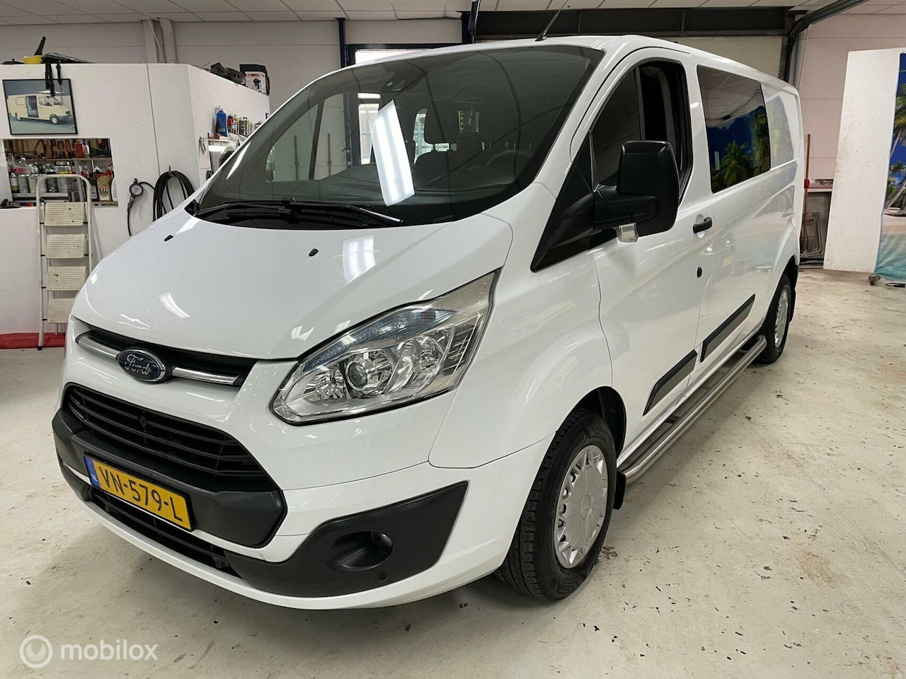 Ford Transit Custom - Dubbel cabine 2.2 TDCI L2H1 Ambiente - AutoWereld.nl