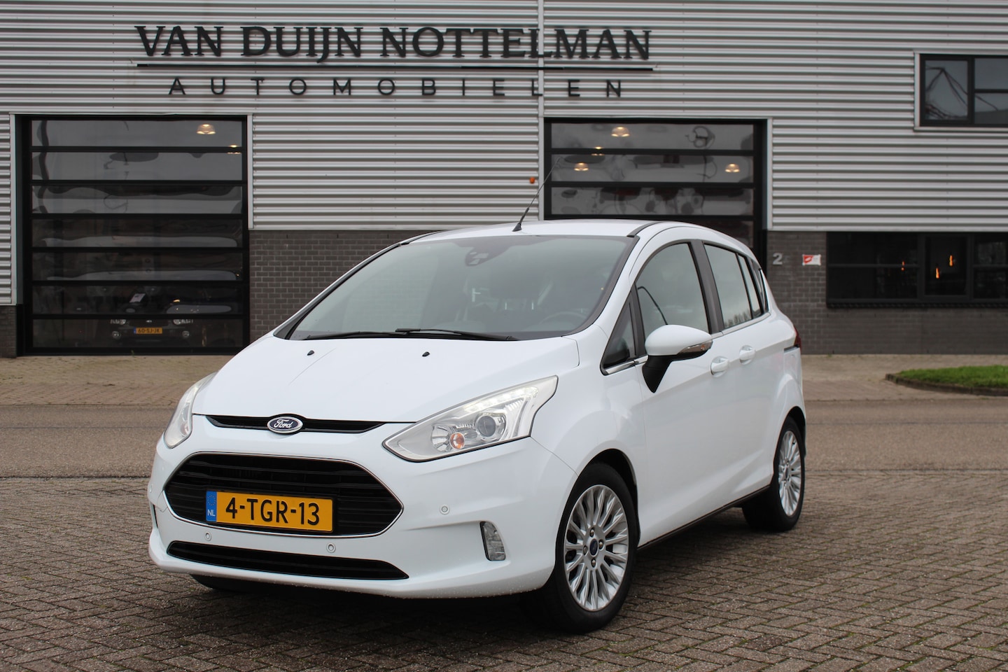 Ford B-Max - 1.0 EcoBoost Titanium / Cruise / Navigatie / Trekhaak / N.A.P. - AutoWereld.nl