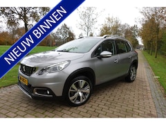 Peugeot 2008 - 1.2 PureTech Allure Trekhaak Airco Allseason banden