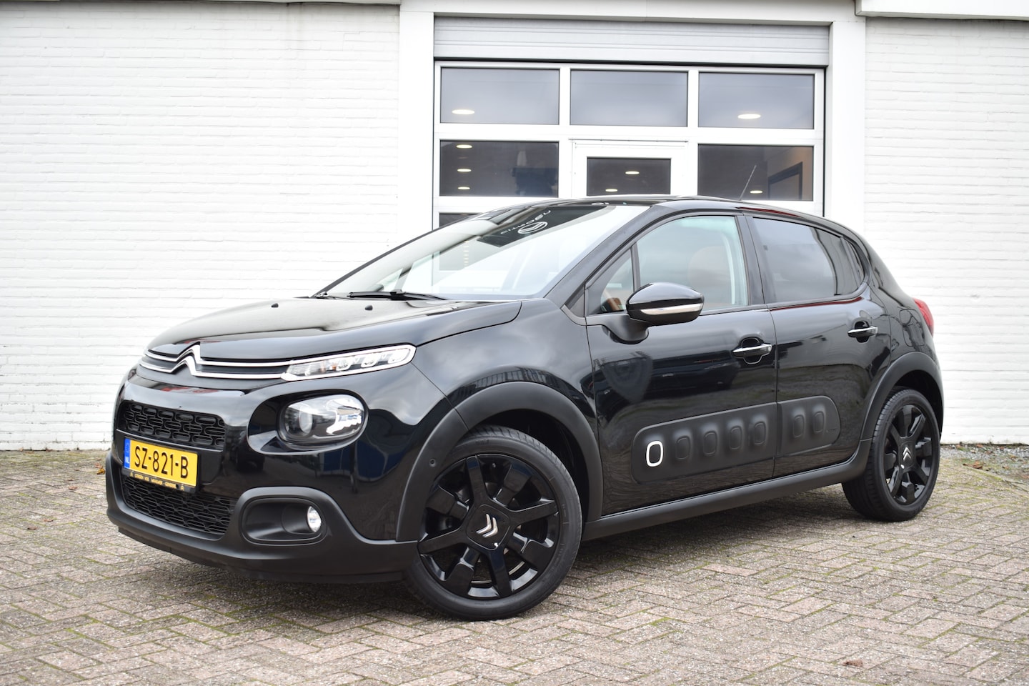 Citroën C3 - PureTech 110 S&S Shine Navi | Airco | Trekhaak | Panorama dak | - AutoWereld.nl