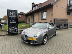 Alfa Romeo Giulietta - 1.4 T Distinctive Airco|Pano|Navi|Xenon