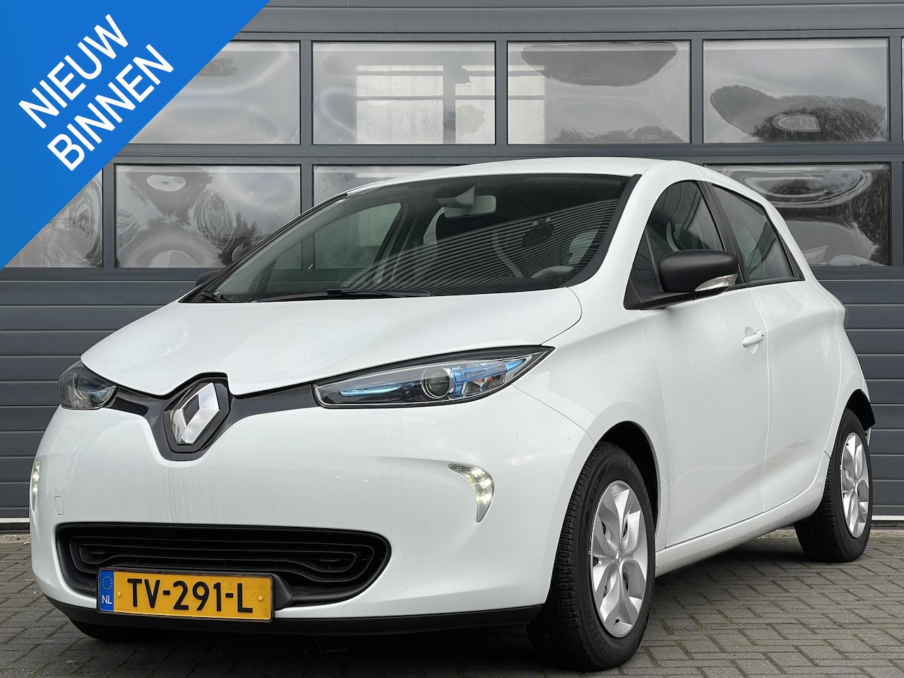 Renault Zoe - R90 LIFE 41 kWh I €9.999,- INCL. SUBSIDIE I KOOPACCU I V/D EERSTE EIGENAAR I APPLE/ANDROID - AutoWereld.nl