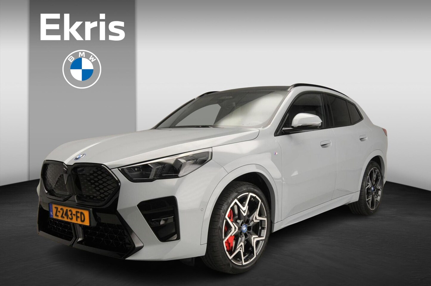 BMW iX2 - xDrive30 |M-Sportpakket | LED | HUD | Trekhaak | Schuifdak | Elektr. zetels | DAB | Harman - AutoWereld.nl