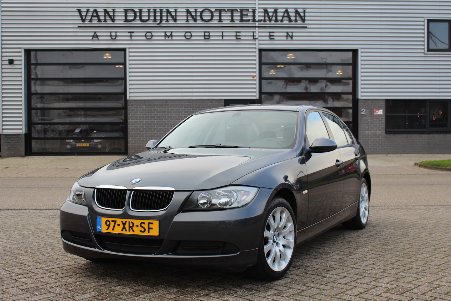 BMW 3-serie - 318i / Navigatie / Clima / Automaat / N.A.P. - AutoWereld.nl