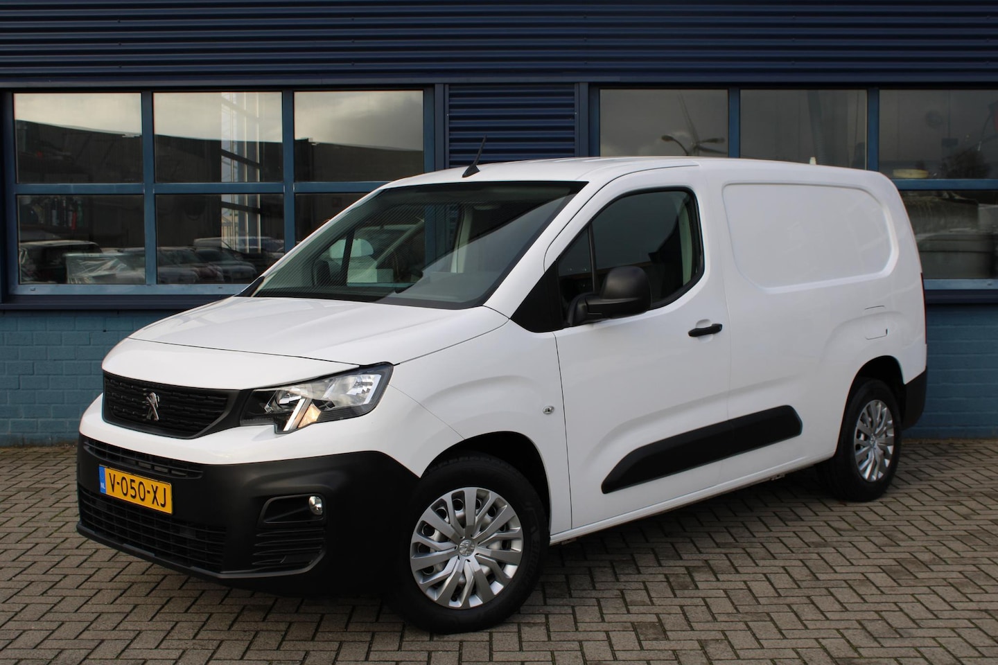 Peugeot Partner - L2 1.6 BlueHDI Grip Control | NAVIGATIE - AutoWereld.nl