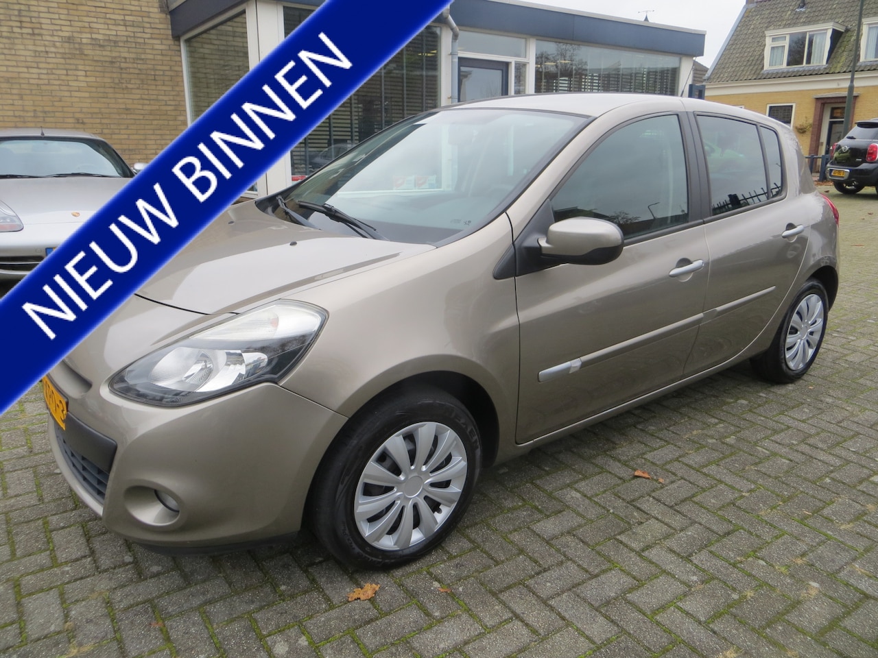 Renault Clio - 1.2 Authentique/AIRCO/CRUISE/GARANTIE - AutoWereld.nl