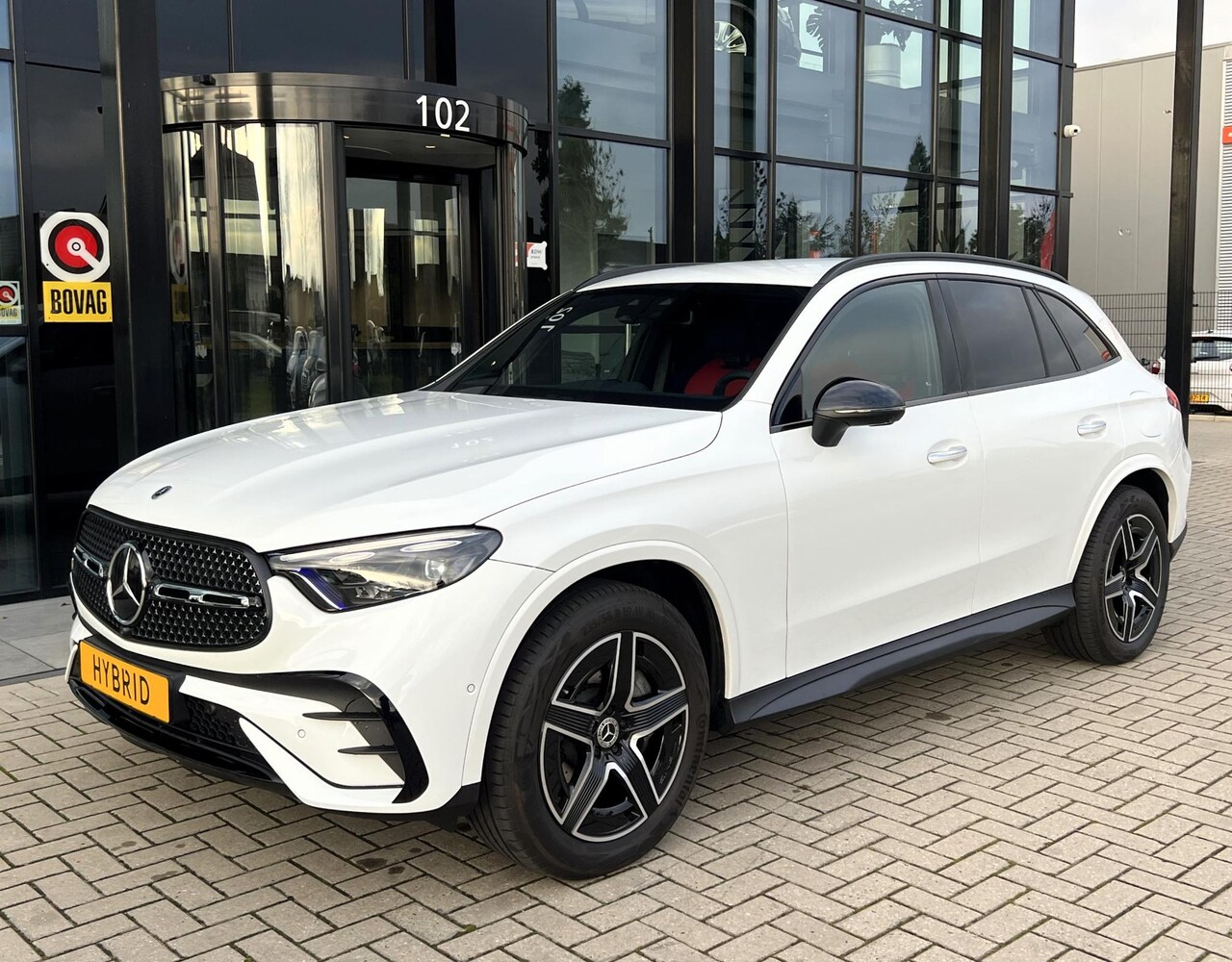 Mercedes-Benz GLC-klasse - 300e 4MATIC AMG Line Luchtvering | Distronic - AutoWereld.nl