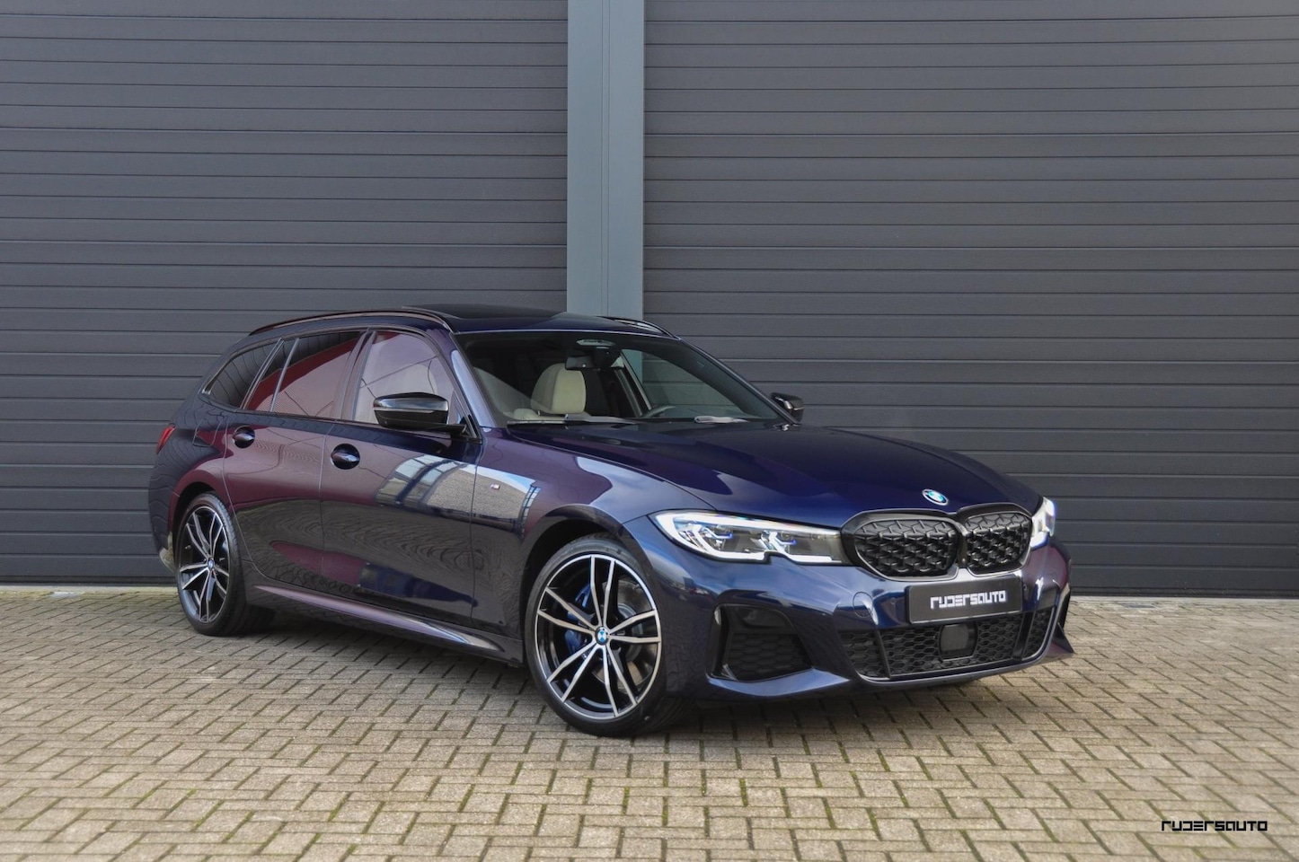 BMW 3-serie Touring - M340i xDrive | Laser | Pano | 360 | HK | Trekhaak | Stuurverwarming | Oyster leder | BTW - AutoWereld.nl