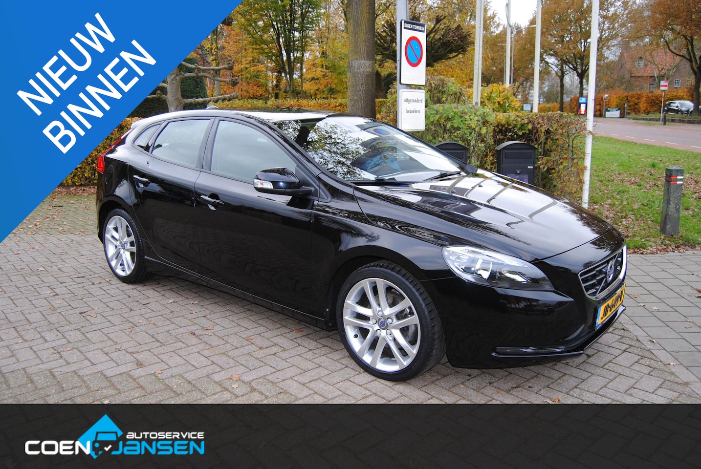 Volvo V40 - 2.0 T2 Kinetic Lage km stand, 18 inch Lichtmetalen velgen - AutoWereld.nl