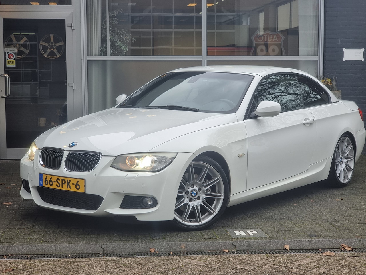 BMW 3-serie Cabrio - 325i High Executive YOUNGTIUMER / 3.0 M-PAKKET / LEDER - AutoWereld.nl