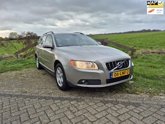 Volvo V70 - 2.0T Kinetic, Trekhaak, All Weather banden