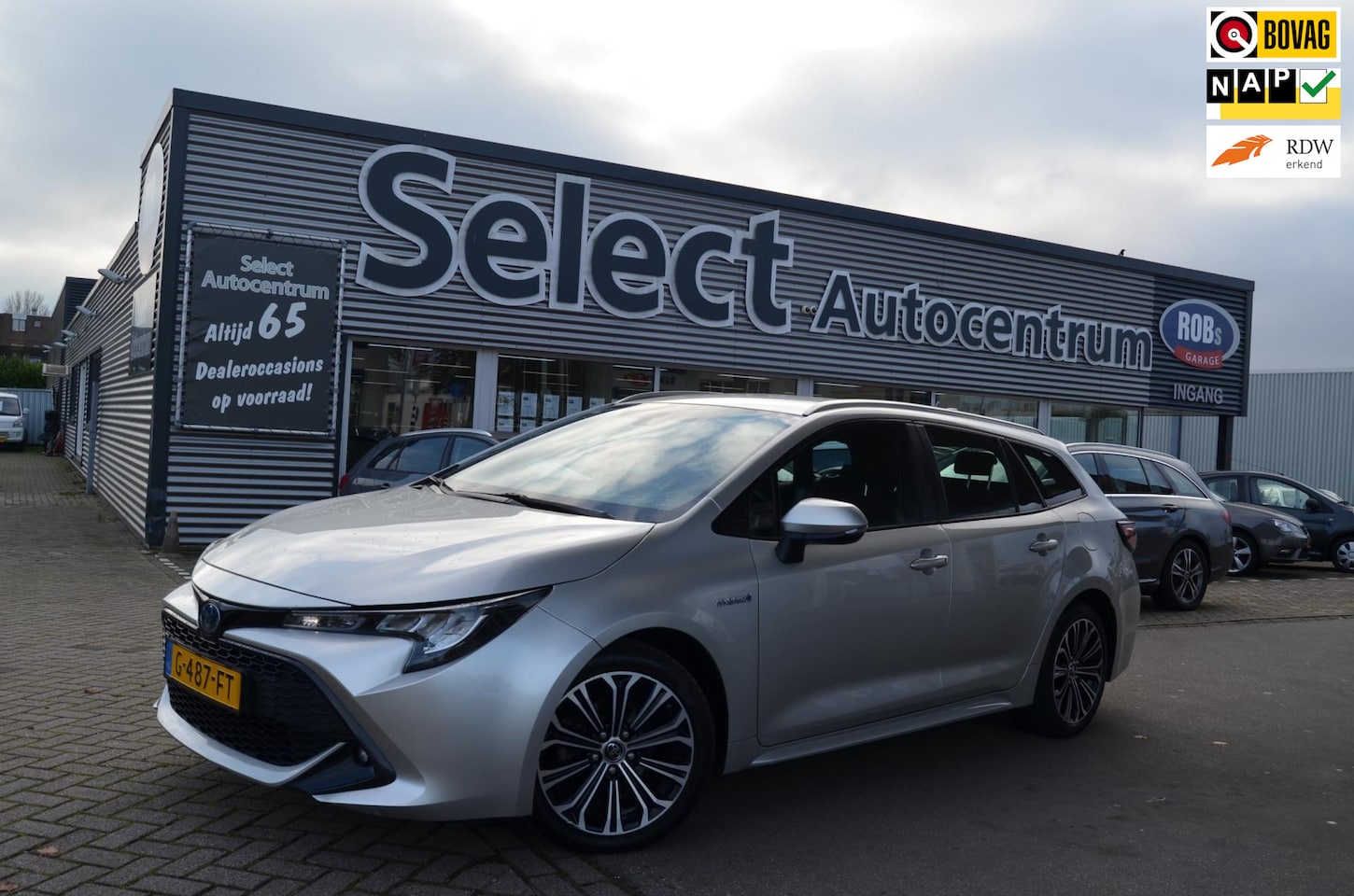 Toyota Corolla Touring Sports - 1.8 Hybrid First Ed.|TREKHAAK|17"|LED|CAMERA|DEALER ONDERH.|NAVI - AutoWereld.nl