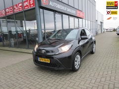 Toyota Aygo X - 1.0 VVT-i S-CVT Play, adapt cr control, groot licht assist, camera, etc