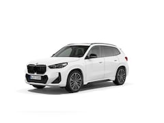 BMW X1 - XDrive23i M-Sport | Panorama | Trekhaak | 20" | H/K | Driving Ass. Prof. | Massage | 360 C