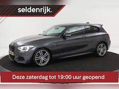 BMW 1-serie - M135i | Climate | Cruise | Alcantara | PDC | Stoelverwarming | Harman Kardon | Xenon | Nav