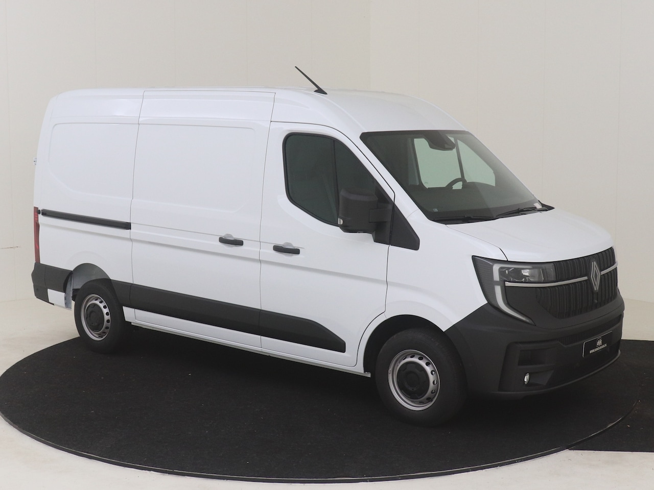 Renault Master - T35 150 PK L2H2 Extra Nieuw model LED AIRCO ECC CARPLAY CAMERA PARKEERSENSOREN LANE ASSIST - AutoWereld.nl