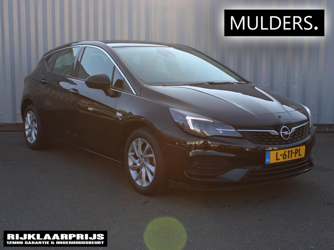 Opel Astra - 1.2 Business Elegance | Navi / Camera / Climate - AutoWereld.nl