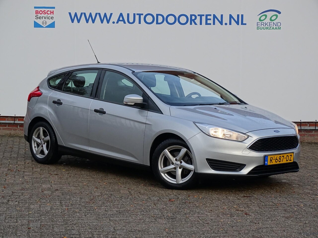 Ford Focus - 1.0 Ambiente 2015|AIRCO|SPORTVELGEN|5-DEURS - AutoWereld.nl