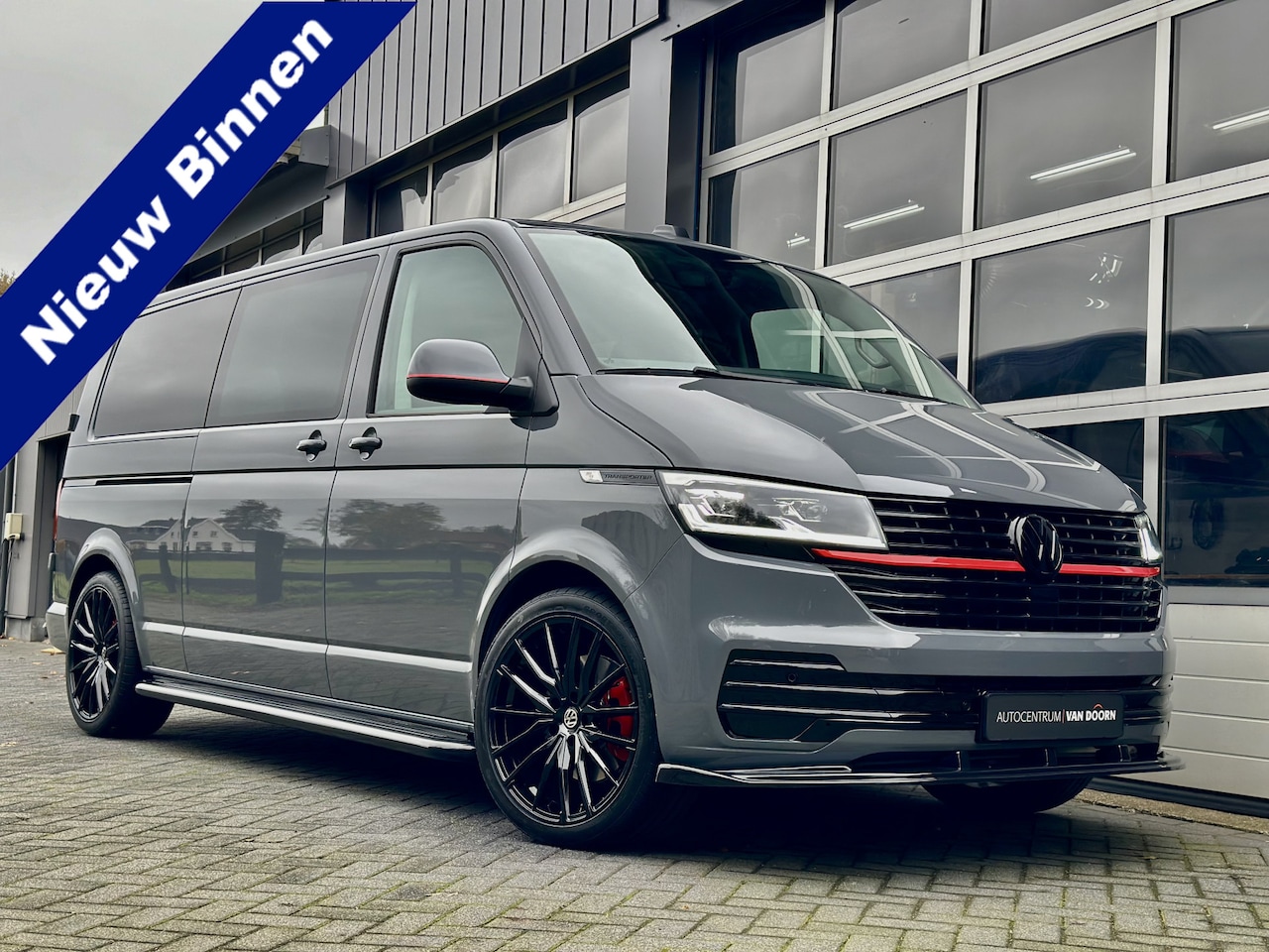 Volkswagen Transporter - T6.1 | 204pk | DSG | Exclusive | Dubbel Cab | 2x Schuifdeur | Active Display | Standkachel - AutoWereld.nl