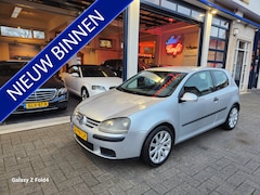 Volkswagen Golf - 1.6 FSI Trendline