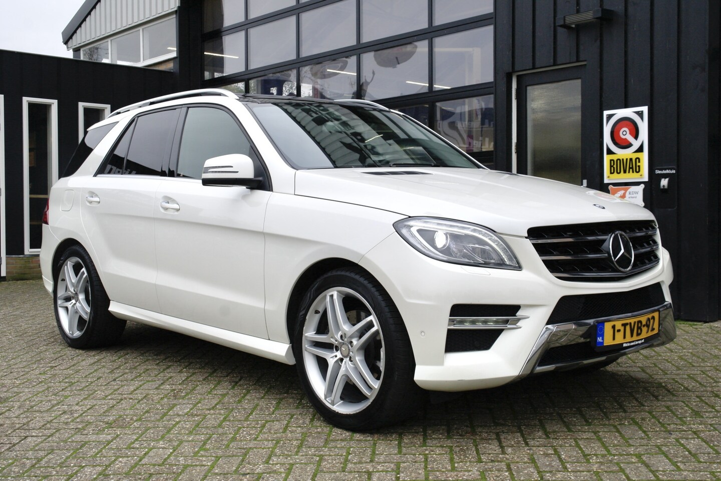 Mercedes-Benz M-klasse - 350 BlueTEC | Adap.Cruise | Pano | Trekhaak | Memory Seats - AutoWereld.nl