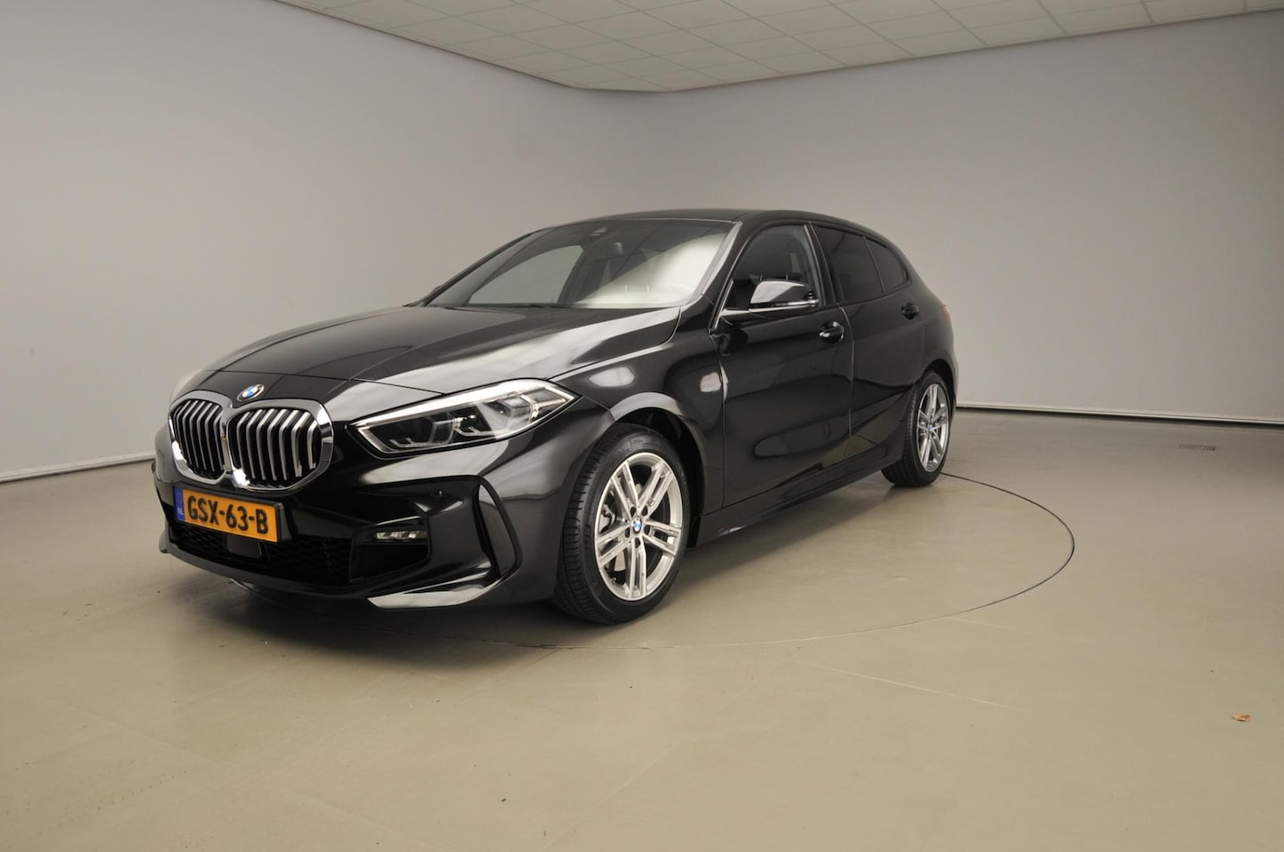 BMW 1-serie - 5-deurs 118d Handbak !! | M-Sportpakket | LED | Navigatie | Sportstoelen | DAB | Hifi spea - AutoWereld.nl