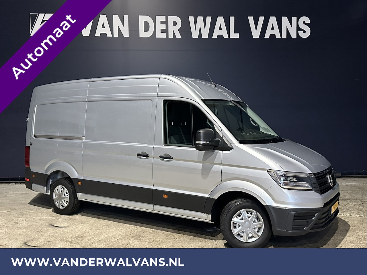 Volkswagen Crafter - 2.0 TDI 177pk Automaat L3H3 L2H2 Euro6 Airco | LED | Camera | Trekhaak | Apple Carplay | A - AutoWereld.nl