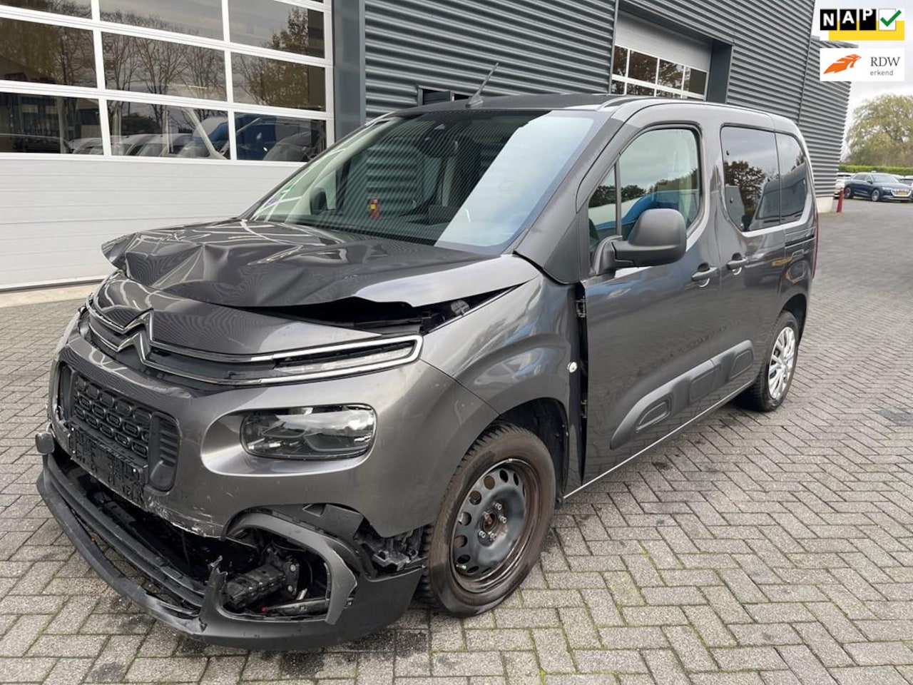 Citroën Berlingo - 1.2 PureTech Live Navigatie airco - AutoWereld.nl